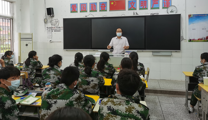 扬州公道中学：开展新学期师生疫情防控应急演练