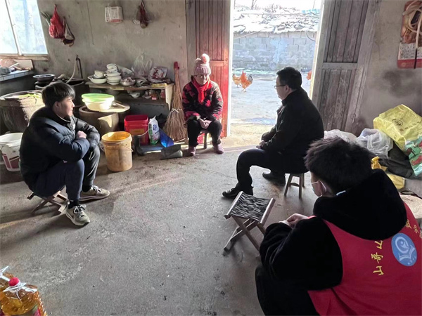 温暖过冬 幸福过节——盱眙县仇集中学党支部、关工委开展走访困难学生新春慰问活动