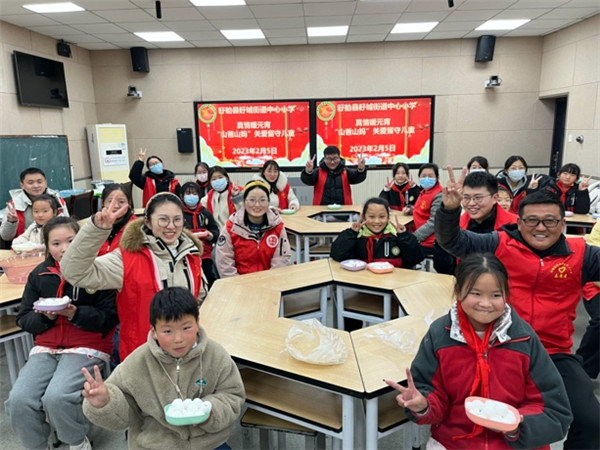 盱眙县盱城街道中心小学开展“真情暖元宵”实践活动