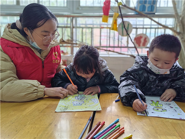 盱眙县仇集中心幼儿园开展关爱留守儿童志愿服务