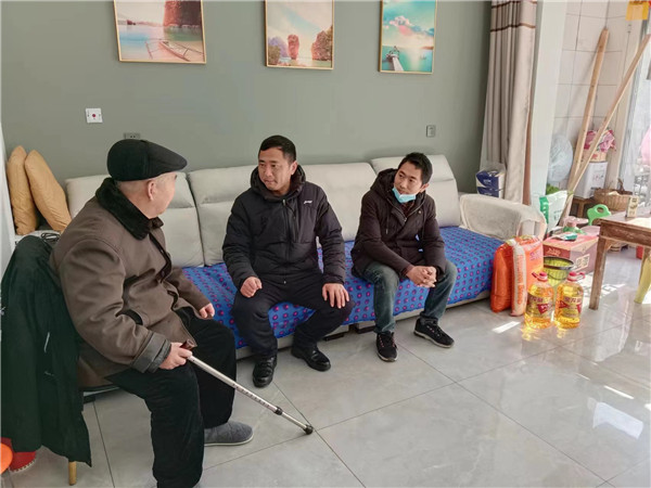 不忘前行耕耘者，党建浓情系桑榆——盱眙县兴隆初级中学开展主题党日活动