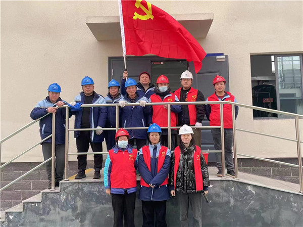 盱眙粤海水务开展2月份“美化厂区  安全保供”主题党日活动