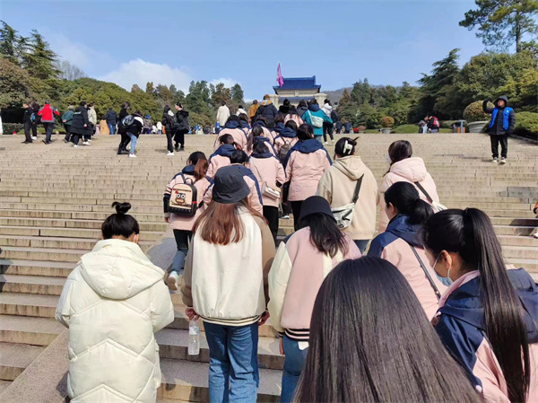 “强国复兴有我”——盱眙县城南中心幼儿园开展南京红色团建一日游活动