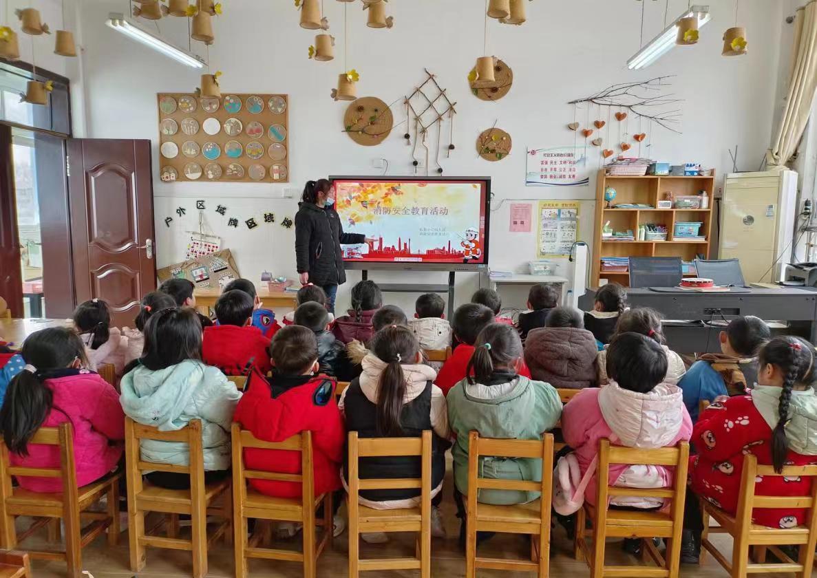 盱眙县仇集中心幼儿园关工委开展消防演练活动
