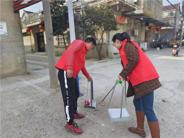 盱眙县盱城街道中心小学开展“学习雷锋精神 为人民办实事”主题党日活动