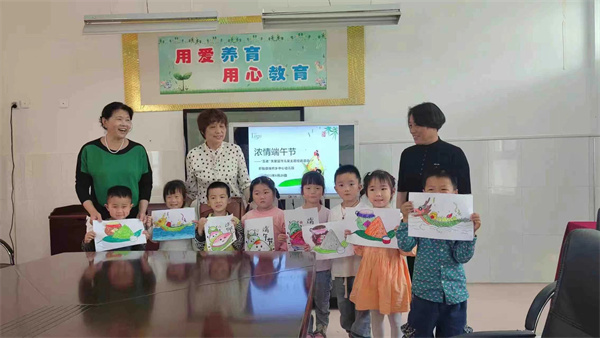 “五老”关爱润童心，浓情端午护成长