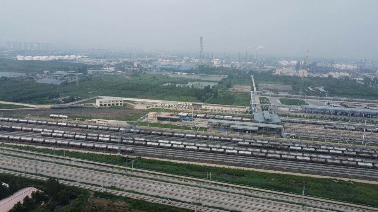 中国石油东北销售冀中分公司通过铁路首发航煤保供咸阳机场