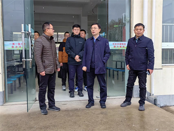 盱眙县委常委、组织部部长叶楠到盱眙县天泉湖初级中学督导食品安全工作