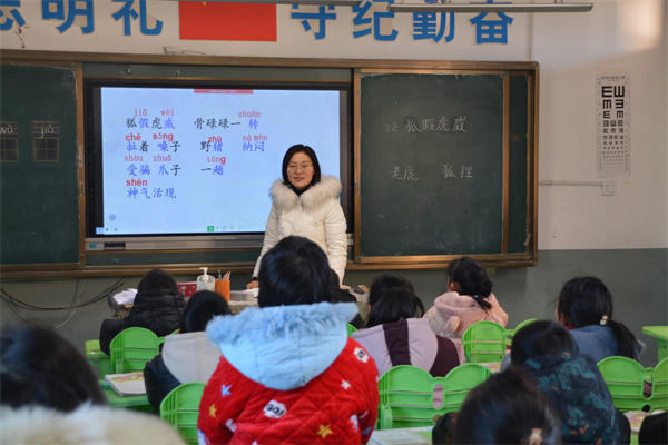 淮安市"牵手乡村工作坊"教师研修活动走进盱眙县维桥小学