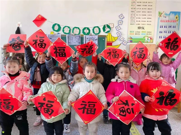 盱眙县穆店幼儿园开展“情暖童心，与爱同行”活动