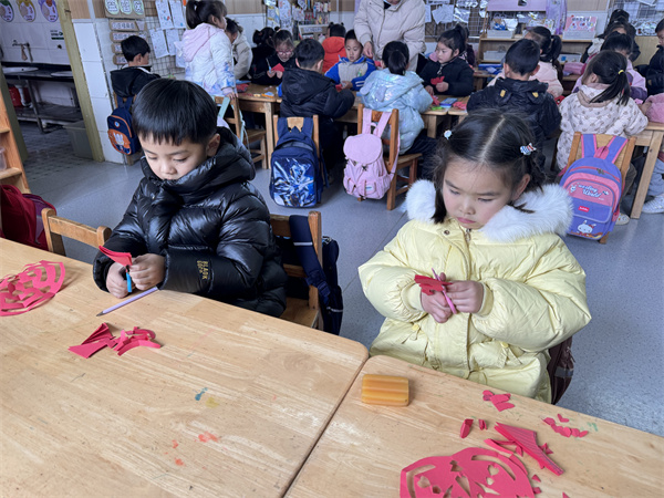 盱眙县马坝镇中心幼儿园开展“辞旧迎新 欢庆元旦”主题活动