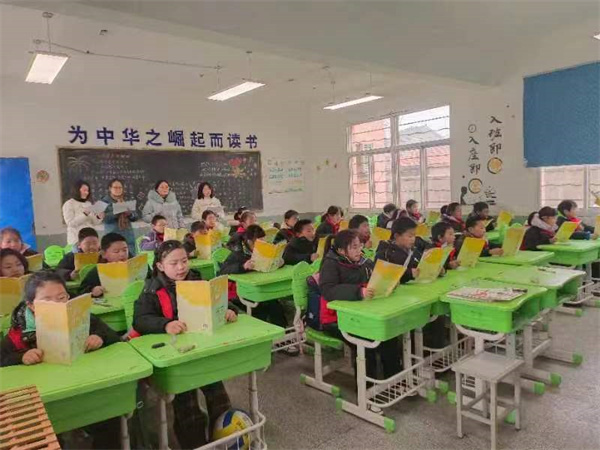 我爱阅读 悦读越美——盱眙县维桥中心小学举行小学英语‘朗读者’整班朗读比赛”活动