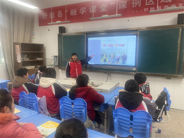 “英”韵飞扬，“读”具风采——盱眙县管镇中心小学开展英语整班朗读活动