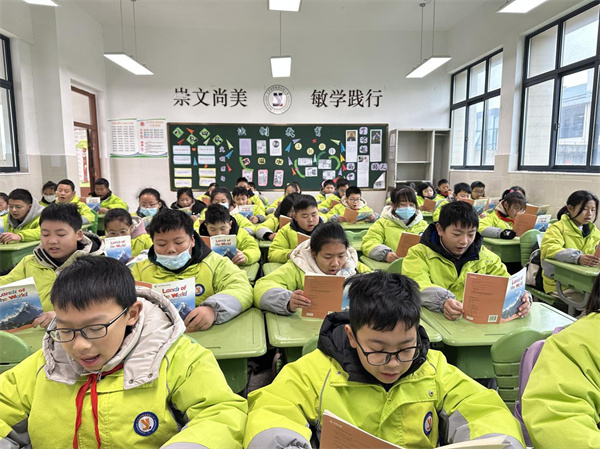 听“英”韵之声 享阅读之趣——盱眙县实验小学开展英语整班朗读比赛