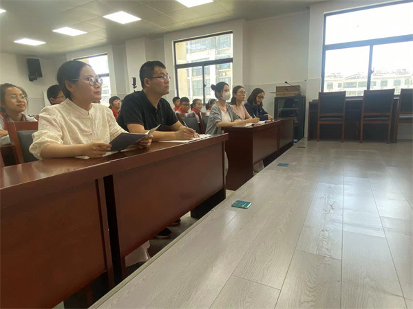以“声”会友 以“诵”传情——盱眙县实验小学第一分校举行英语“朗读者”朗诵比赛