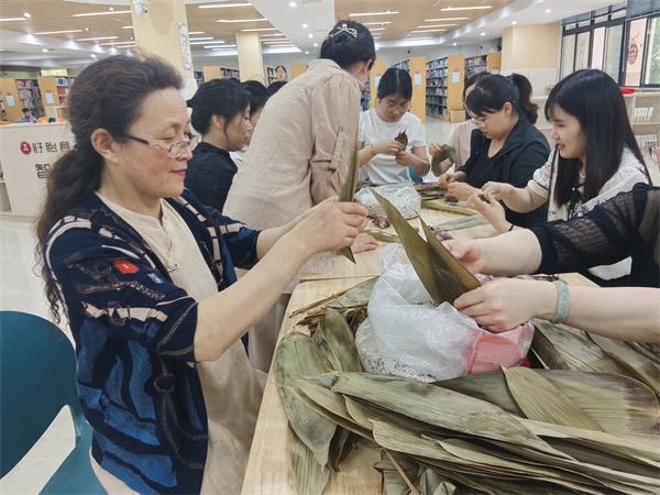 魅力端午意悠远  温暖人间“粽”是情——盱眙县五墩实验小学庆端午包粽子比赛活动