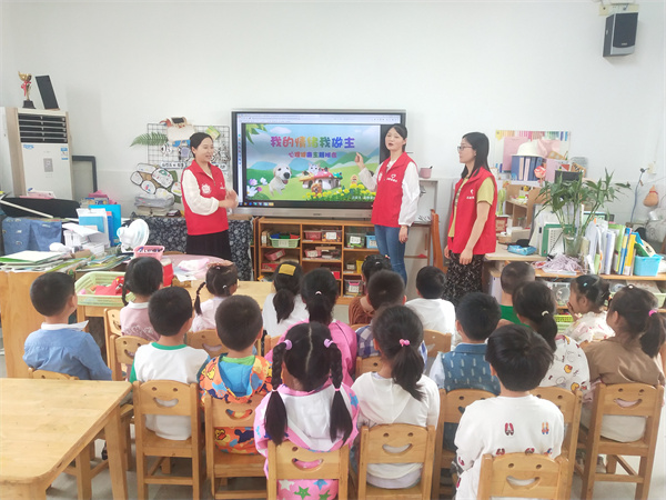 盱眙县第三实验幼儿园开展以“从‘心’出发，守护成长”为主题的心理健康月活动