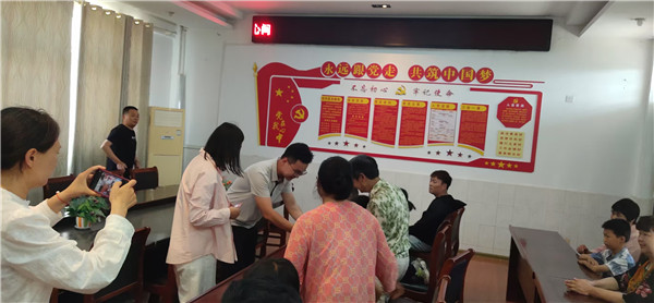 爱心捐赠暖童心 温情传递护成长——淮安铭杰宠物用品有限公司走进盱眙县铁佛中心幼儿园开展捐赠活动