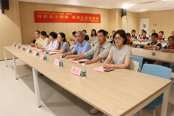 盱眙县古桑中心小学赴南医大开展“红心为民”主题党建活动