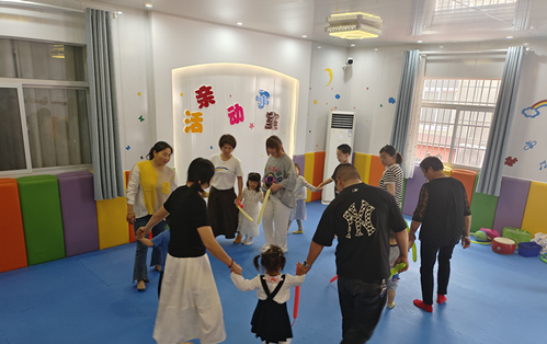新兴社区：大手牵小手 亲子伴成长