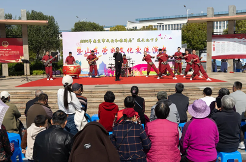 “送文化下乡”山东荣成文化交流演出走进禄口街道