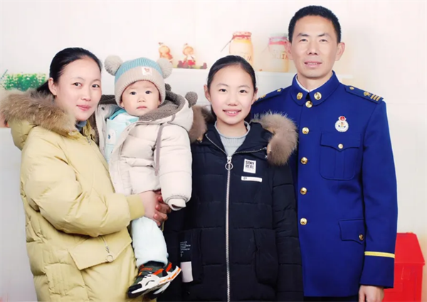 全国文明家庭•陈新宽家庭：小家有大爱 平凡见真情