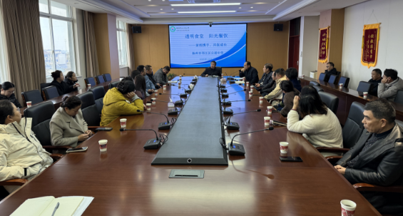 扬州公道中学:透明食堂暖人心 家校携手促成长