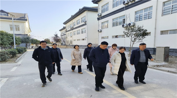 淮安市教育局、盱眙县教体局领导到盱眙县开发区小学调研指导工作