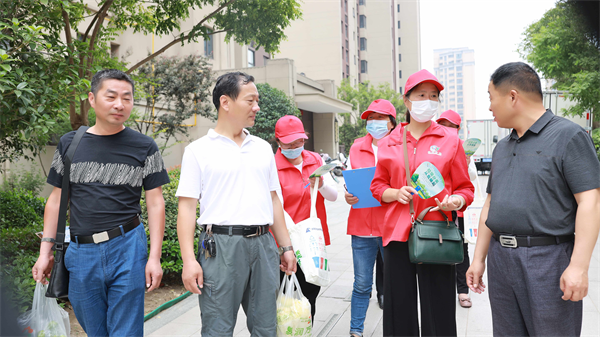 学党史办实事 垃圾分类我示范