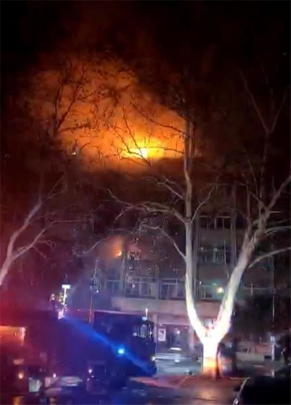 南京工业大学一实验室凌晨起火