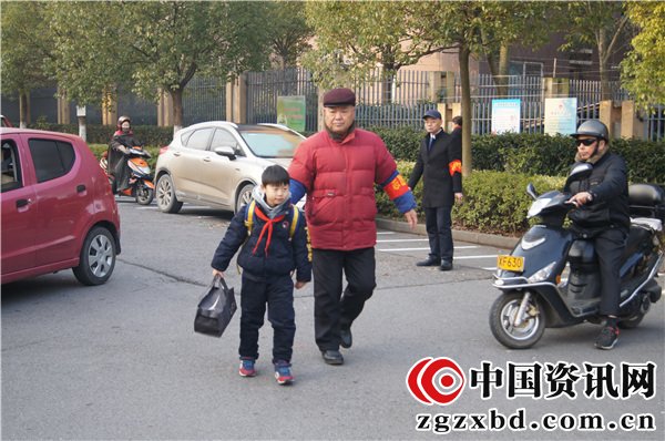 致敬 | 老兵退伍不褪色 三年义务坚守护学岗