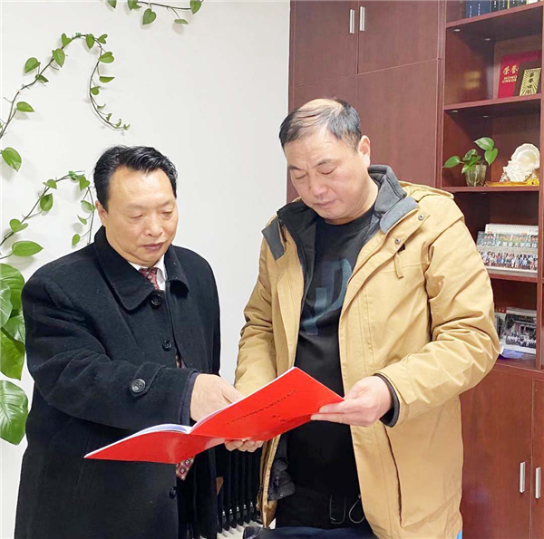 让＂双文明″春风吹遍大街小巷