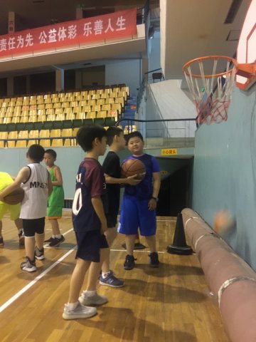 淮安市体育馆篮球中考体能训练营刮起炫蓝风暴