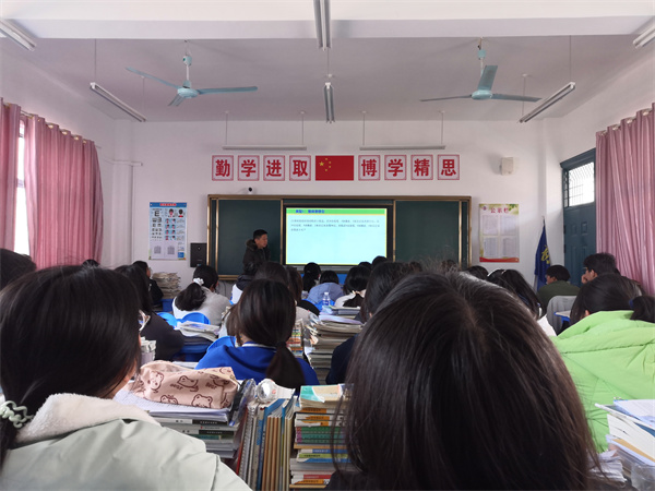 展管中教学风采，促教师专业成长——盱眙县管镇中学公开课系列活动