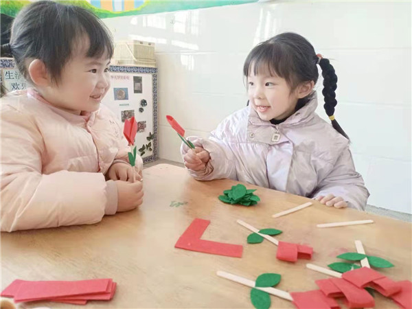 盱眙县穆店乡中心幼儿园开展“春暖花开季 情暖女神节”活动