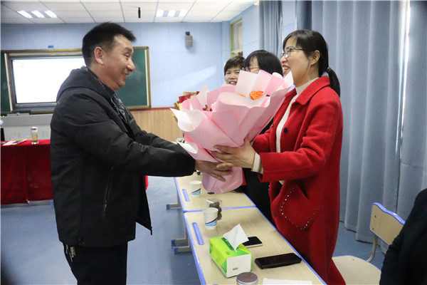 智慧女神  美丽巾帼——盱眙县古桑中心小学开展庆祝“三八”妇女节活动