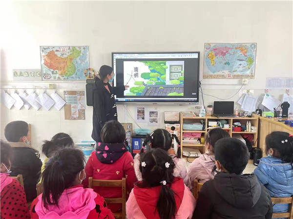春雨润心，清明融情——盱眙县盱城街道中心幼儿园开展清明节主题教育活动