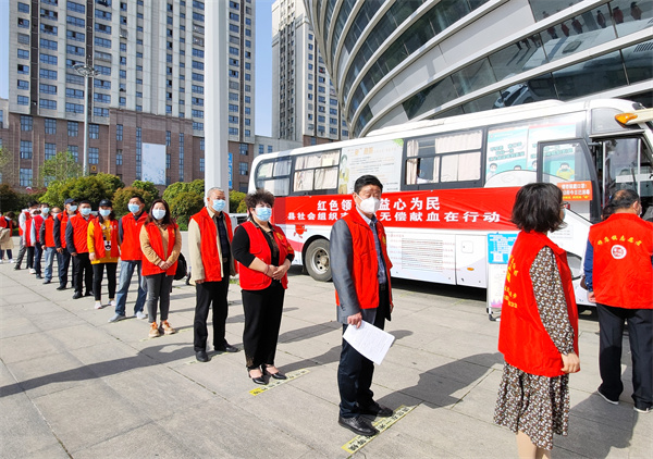 助力疫情防控献血传递爱心——盱眙县穆店镇“跟着红姐学雷锋”志愿服务队开展无偿献血活动