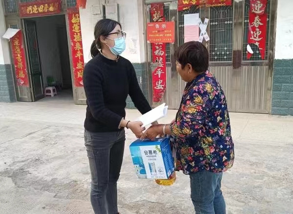 五一走访送温暖点滴真情暖人心——盱眙县天泉湖镇中心小学走访贫困学子