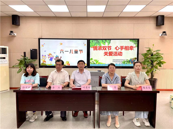 ​情浓双节，心手相牵——盱眙县盱城街道中心幼儿园携手县教体局关工委开展关爱活动