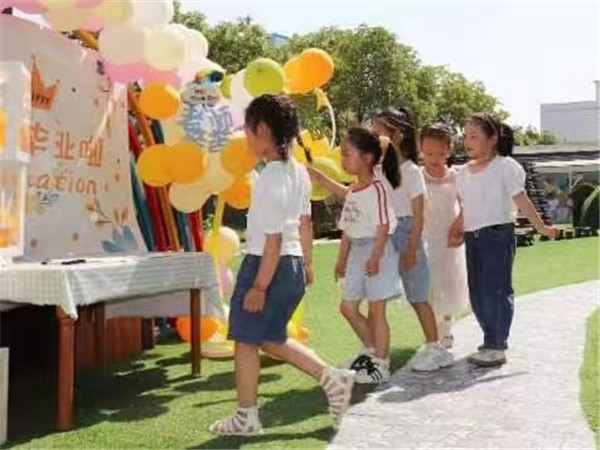 喜迎二十大，一起向未来——盱眙县官滩镇中心幼儿园开展2022届大班毕业典礼活动