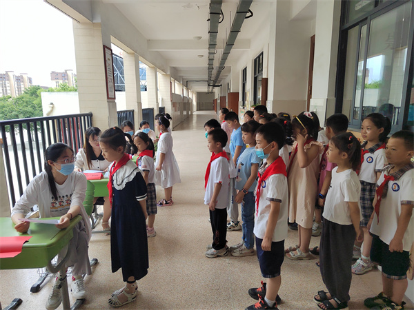 趣味闯关   尽展风采——盱眙县实验小学总部举行一二年级无纸化测评活动