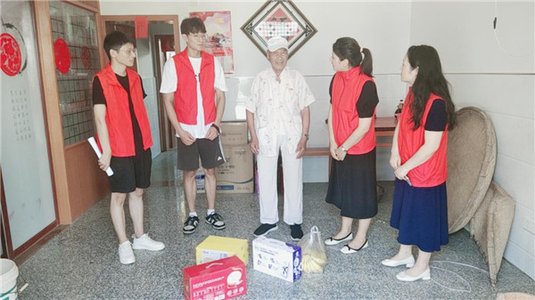盱眙县明祖陵中心幼儿园开展“八一”建军节慰问抗美援朝退役老兵活动