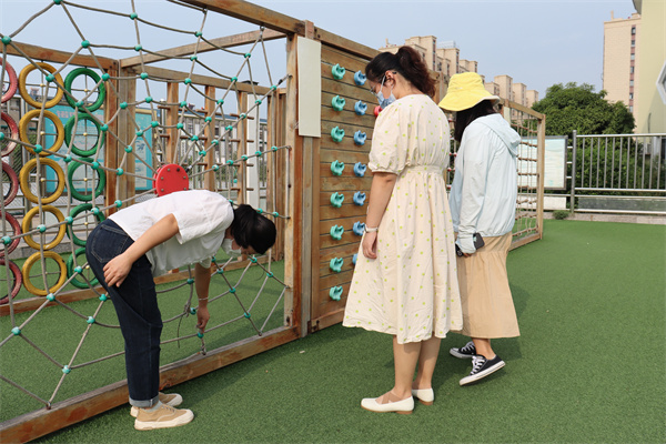 盱眙县马坝镇中心幼儿园开展开学前安全排查活动