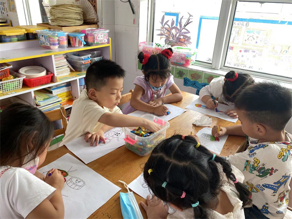盱眙县维桥乡中心幼儿园开展“感恩教师节，共享团圆乐”活动