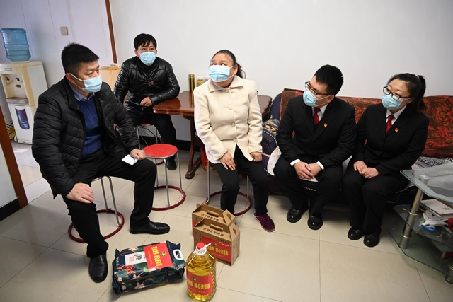 镇江志愿者为国际残疾人日风风火火助残助力