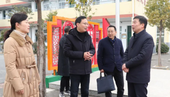 殷仕宝来仪征刘集走访调研教育及卫生工作