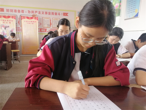 3书法比赛现场2.jpg