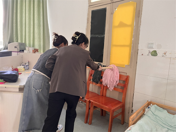 用重物抵门1.jpg