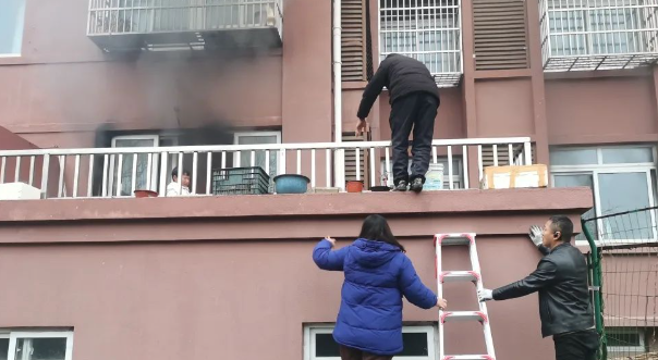 温暖瞬间：见义勇为显担当，传递榜样正能量
